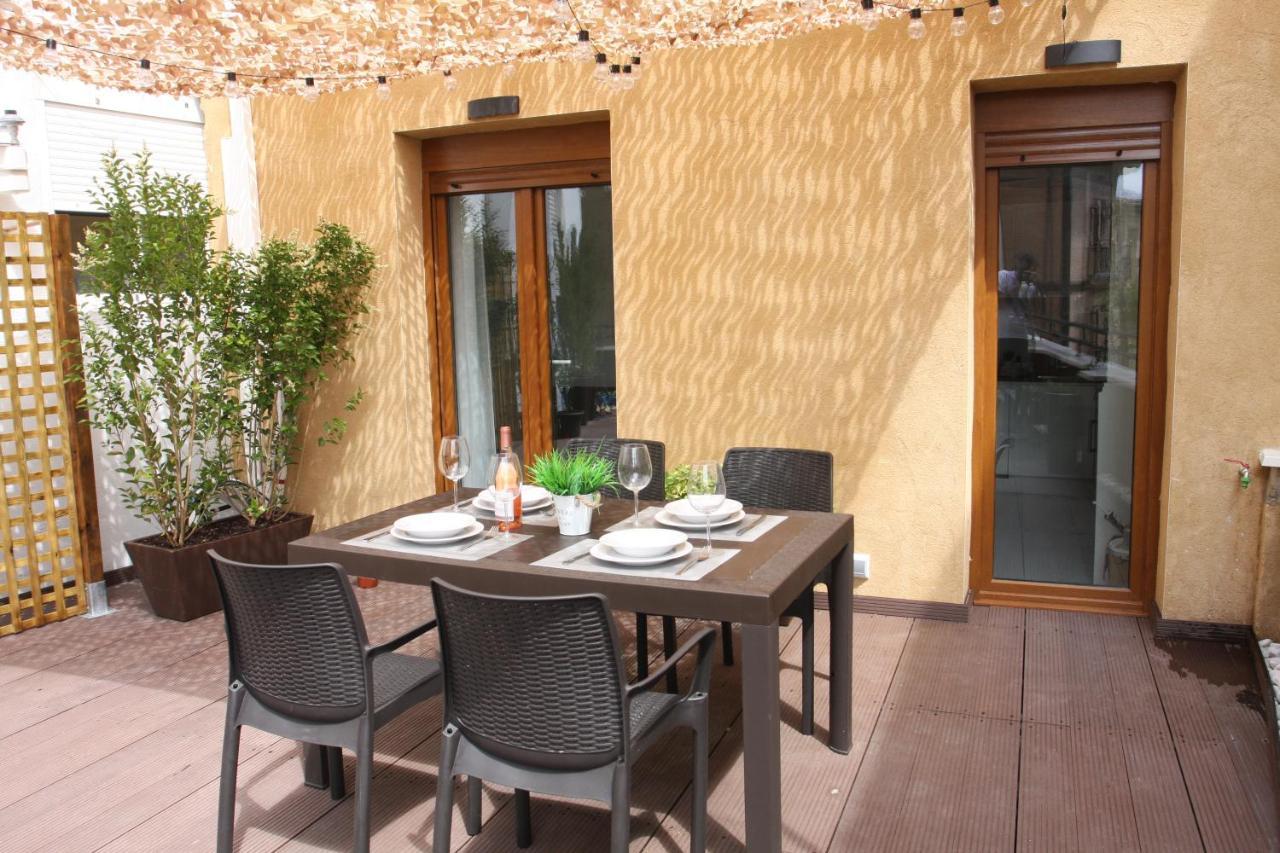 Edificio Privado Con Terraza Διαμέρισμα Haro Εξωτερικό φωτογραφία